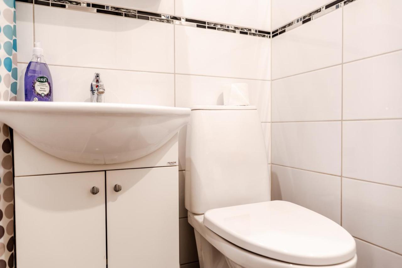 Contact Free Apartments With Free Parking Tallin Exterior foto